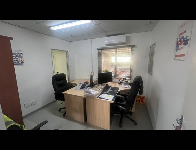410M² WAREHOUSE TO LET IN SPARTAN